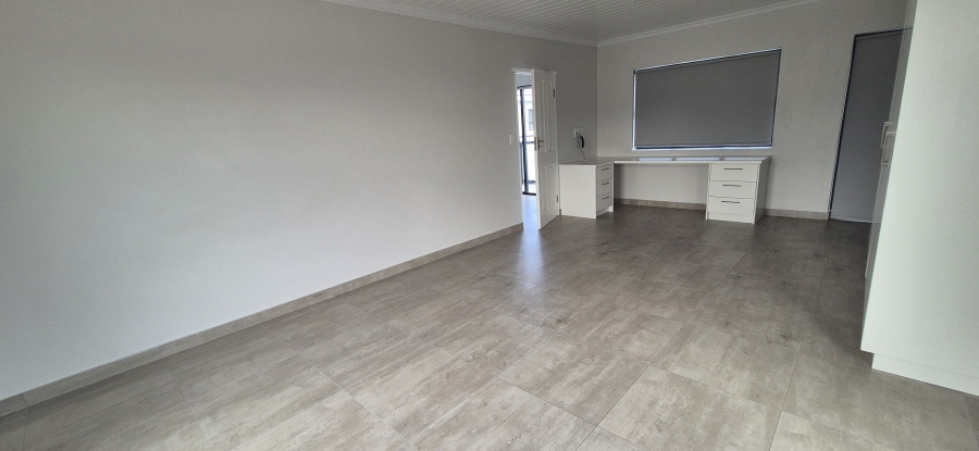 5 Bedroom Property for Sale in Myburgh Park Western Cape